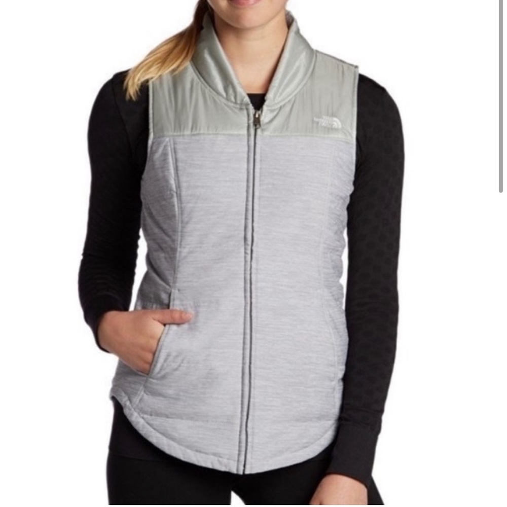The North Face Pseudio Gray Multi Full Zip Sleeveless Vest.